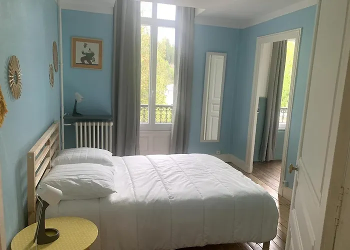 Titaie Maison Au Calme A 300m Du Centre * 라루브불