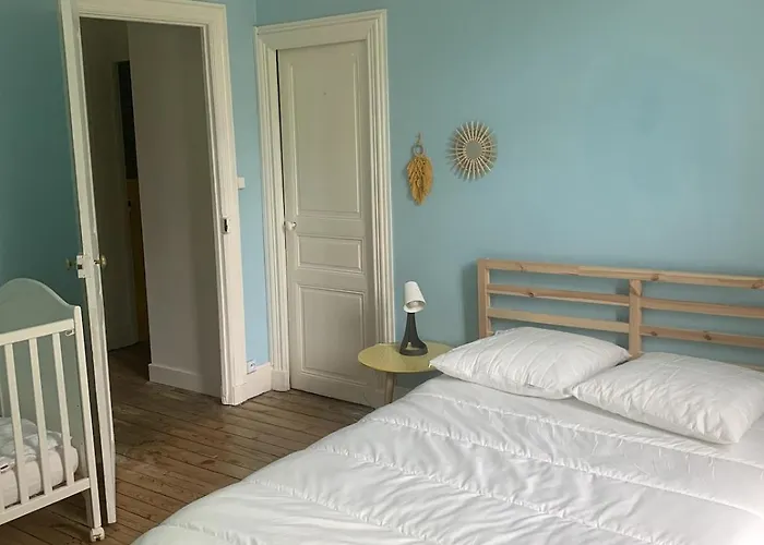 Titaie Maison Au Calme A 300m Du Centre * 라루브불