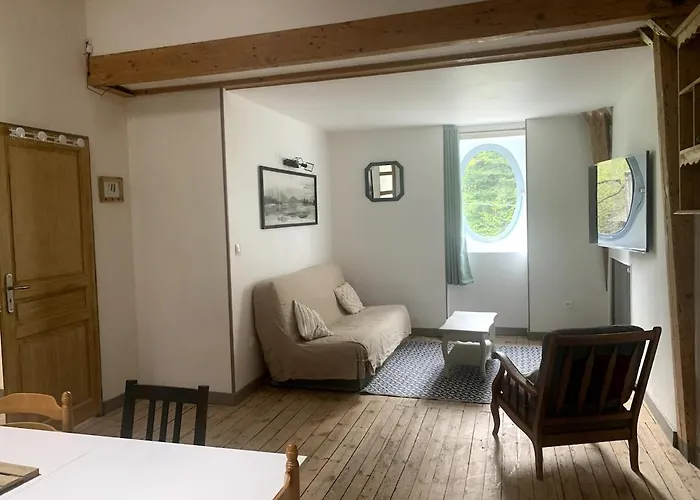 Titaie Maison Au Calme A 300m Du Centre 라루브불